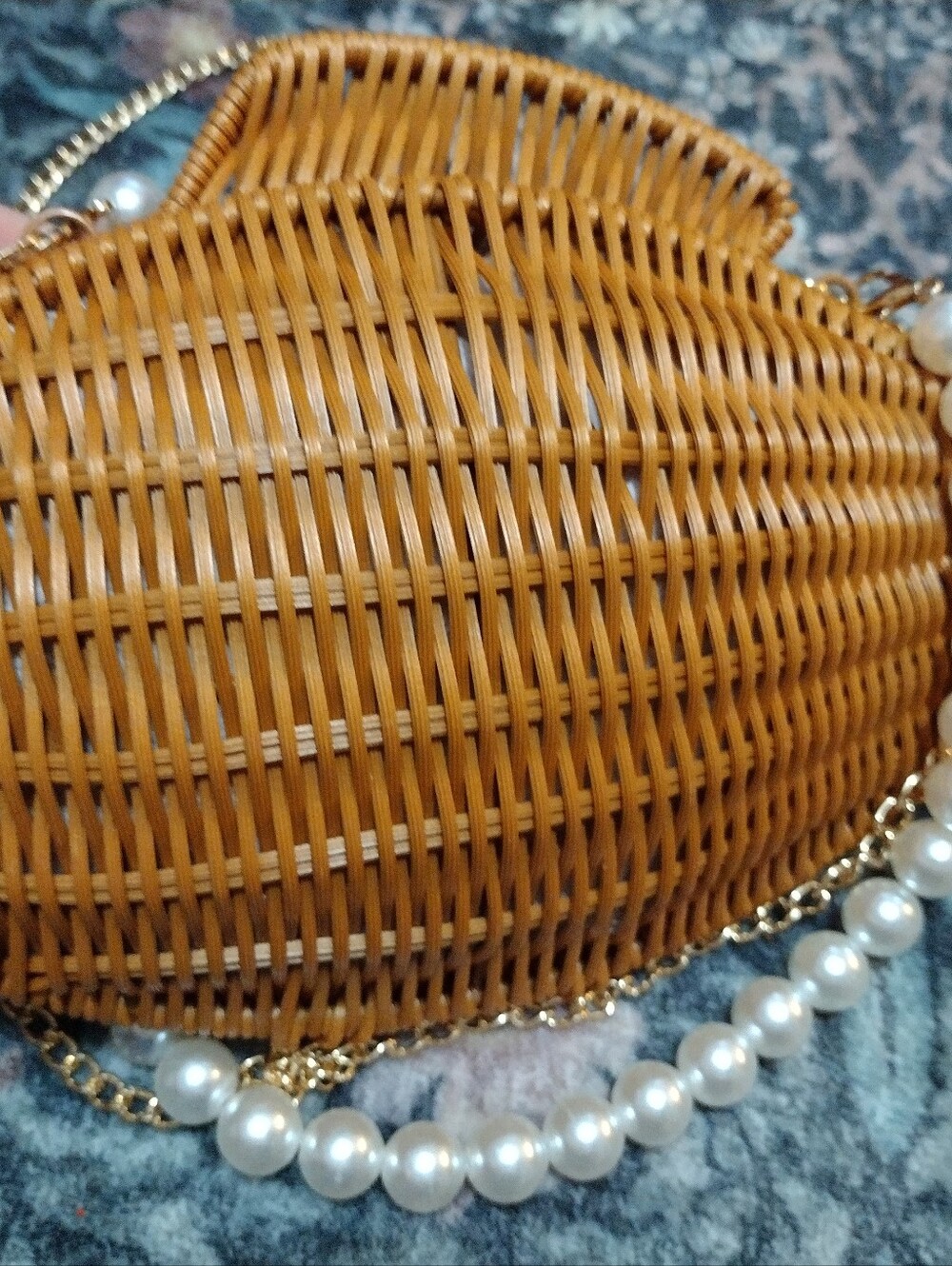 Tommy Bahama Woven Fish Novelty Purse - Picture 3 of 3